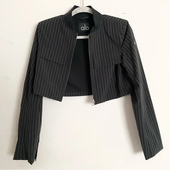 Alo Yoga Cropped Pinstripe Main Character Full Zip Jacket Black/Titanium XS